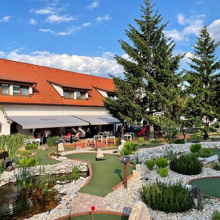 Tišnovská Rychta Hotel Exterior foto